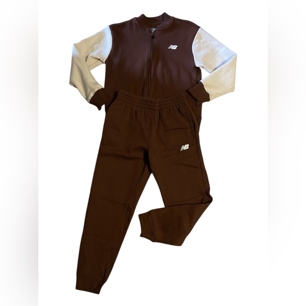 Boy’s New Balance Brown and White Track Set
